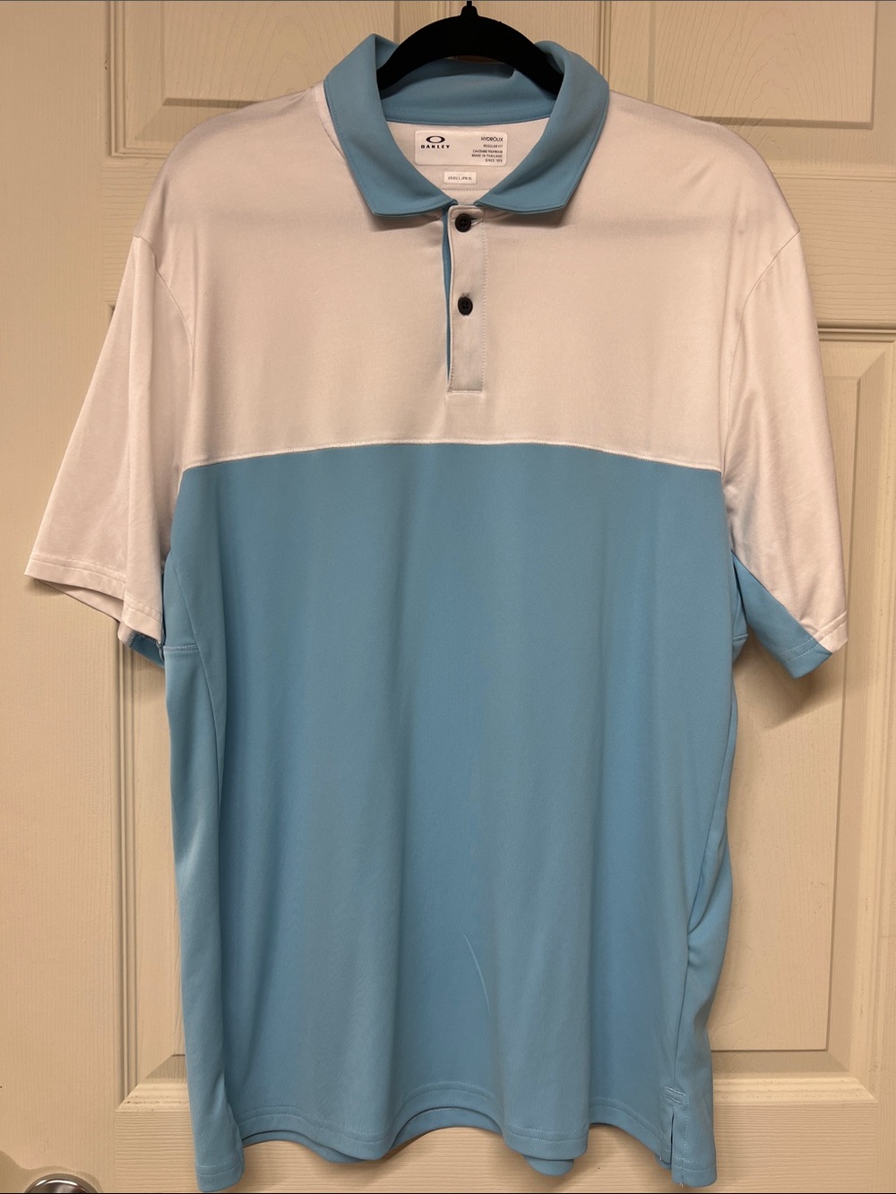 Oakley Men’s Sky Blue & White Block Polo